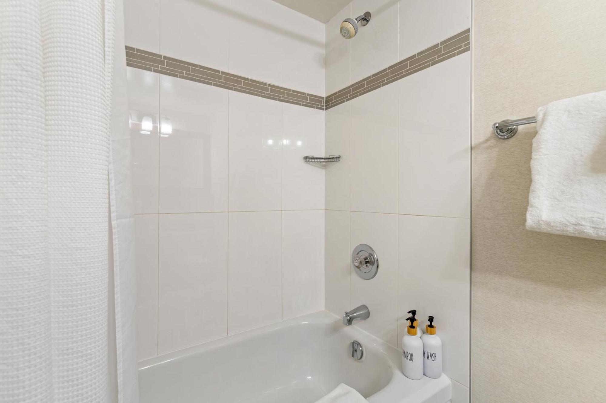 Mountainside Hot Tub Pool Barrel Sauna Appartement