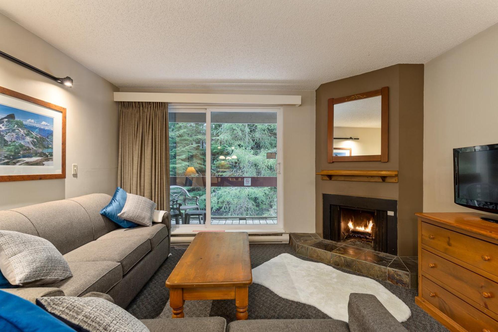 Mountainside Hot Tub Pool Barrel Sauna Appartement Whistler